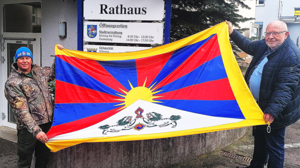 Alle Jahre wieder: Bad Orb zeigt Flagge für Tibet