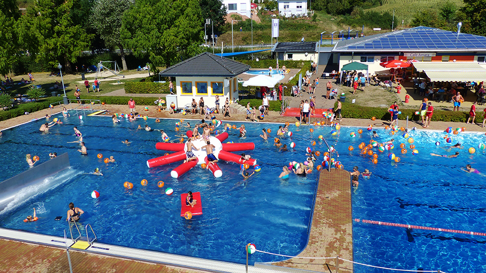 Schwimmbadfest am 13. August