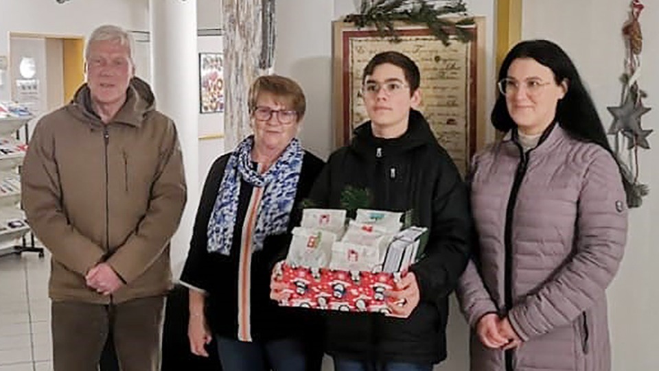 „Junge Wächter“ starteten „Weihnachtskarten für Senioren“