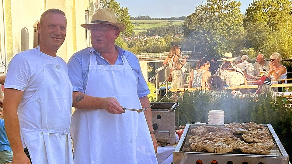 Voller Biergarten beim WCV-Grillfest