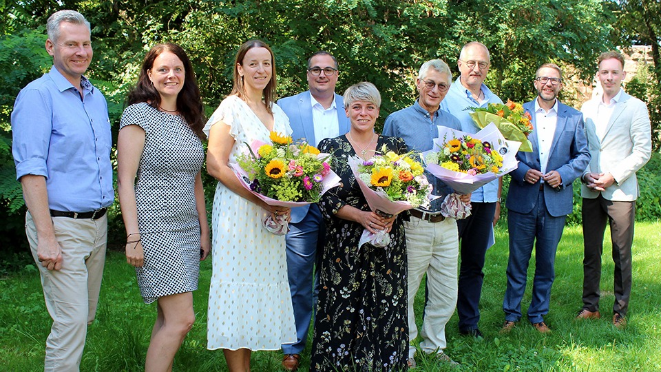 Großes Lob an vier langjährige Beschäftigte